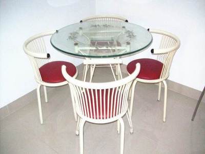 烤漆玻璃餐桌低价转-漳州芗城区椅子